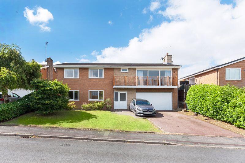 6-bed detached on Thames Close, Congleton, £490,000