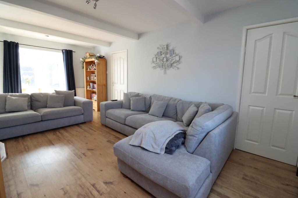 Alston Close, Bromborough photo 4