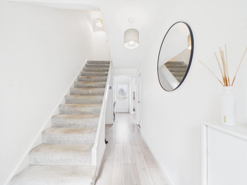 House in East Kilbride, Whitemoss, St Leonards - More