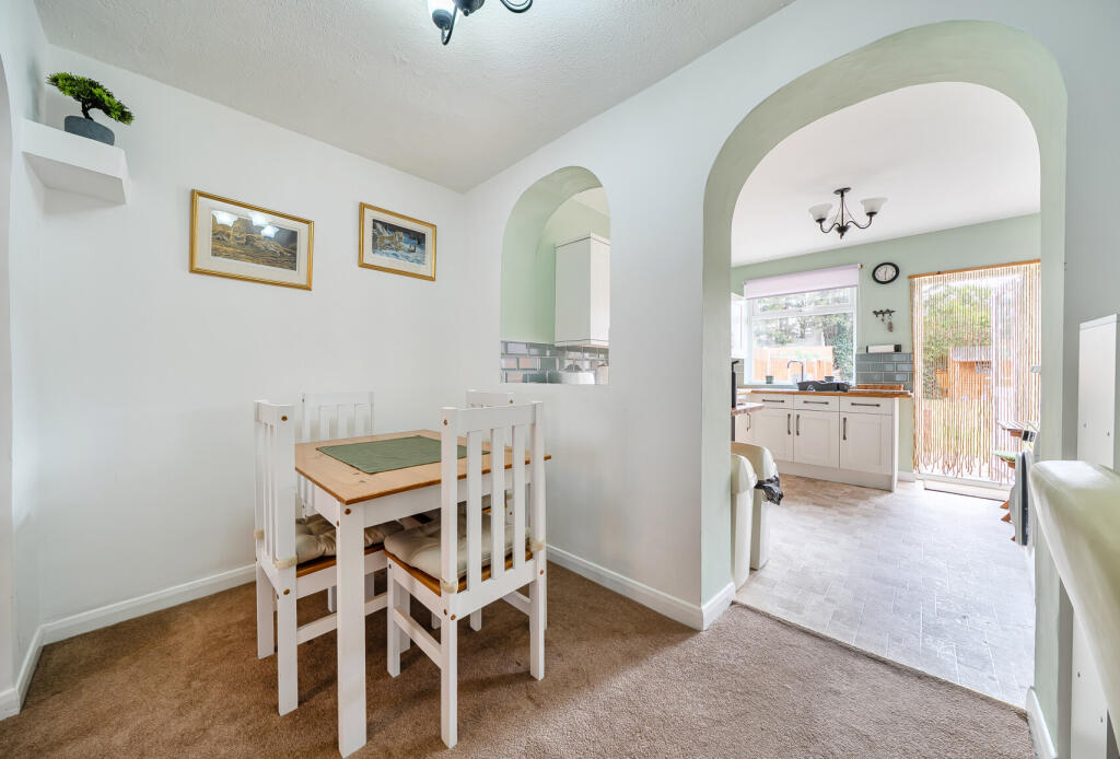 House in London, Rosehill - View 5