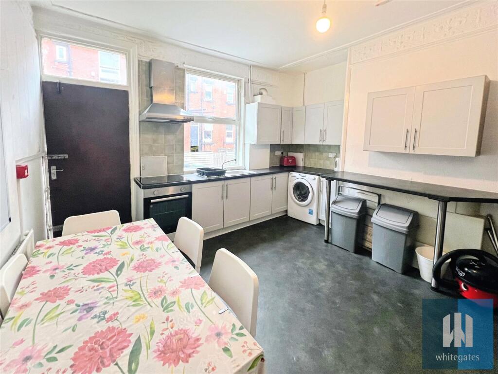 6 bedroom terraced house for rent
