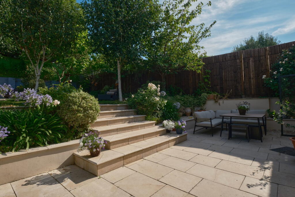 House in London - View 4