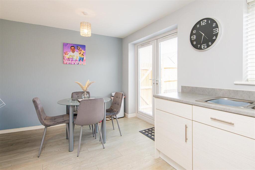 Speight Crescent, Barton Seagrave - More