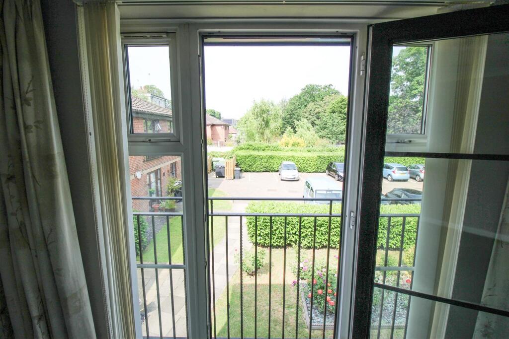 1-bed house on Oakham Court, Leigh-On-Sea, £125,000