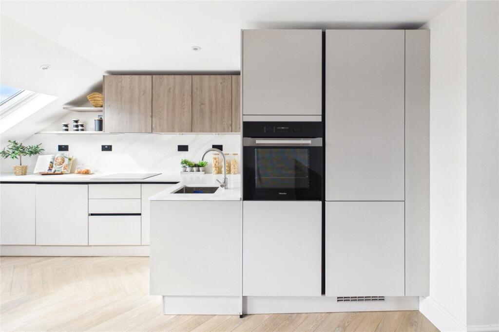 Apartment in London - More