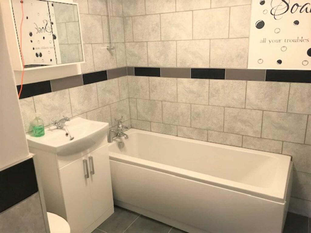 Apartment in Weston-super-Mare, Whitecross Village - More