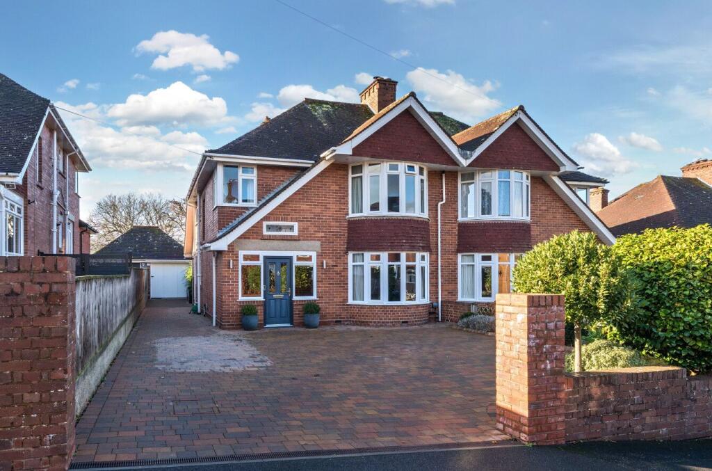 3-bed semi-detached on Fairfield Avenue, Exeter, £500,000