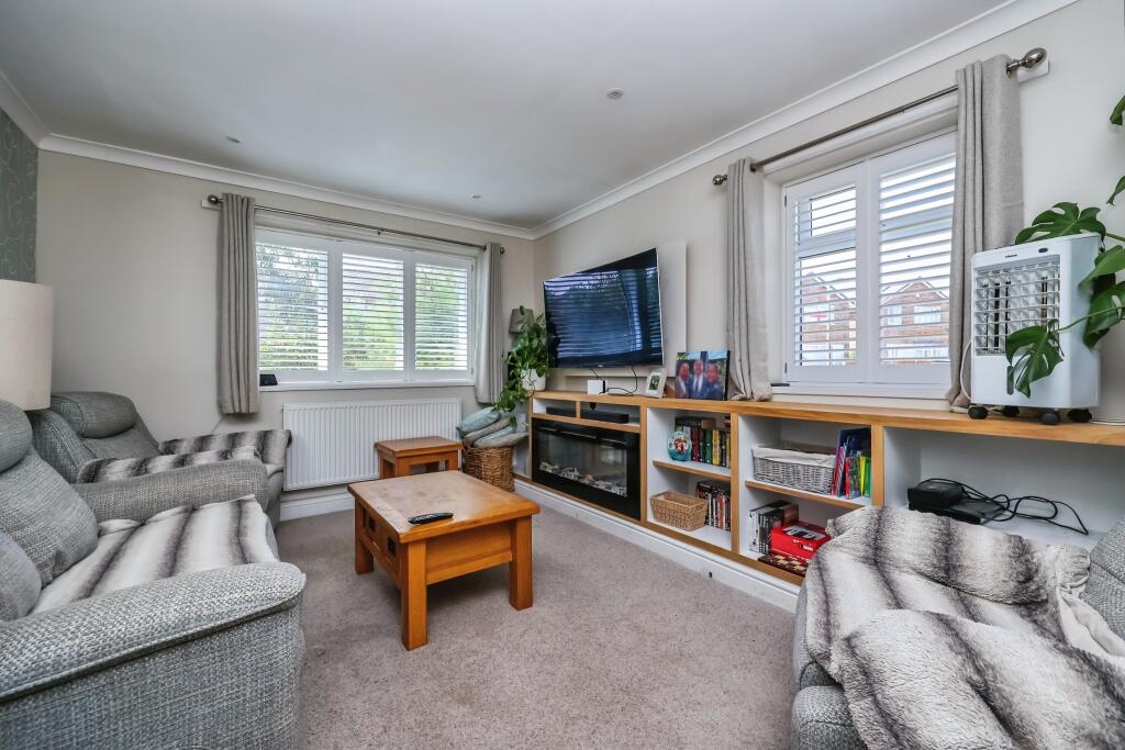 Frances Grove, Hucknall, Nottingham, NG15 - View 3