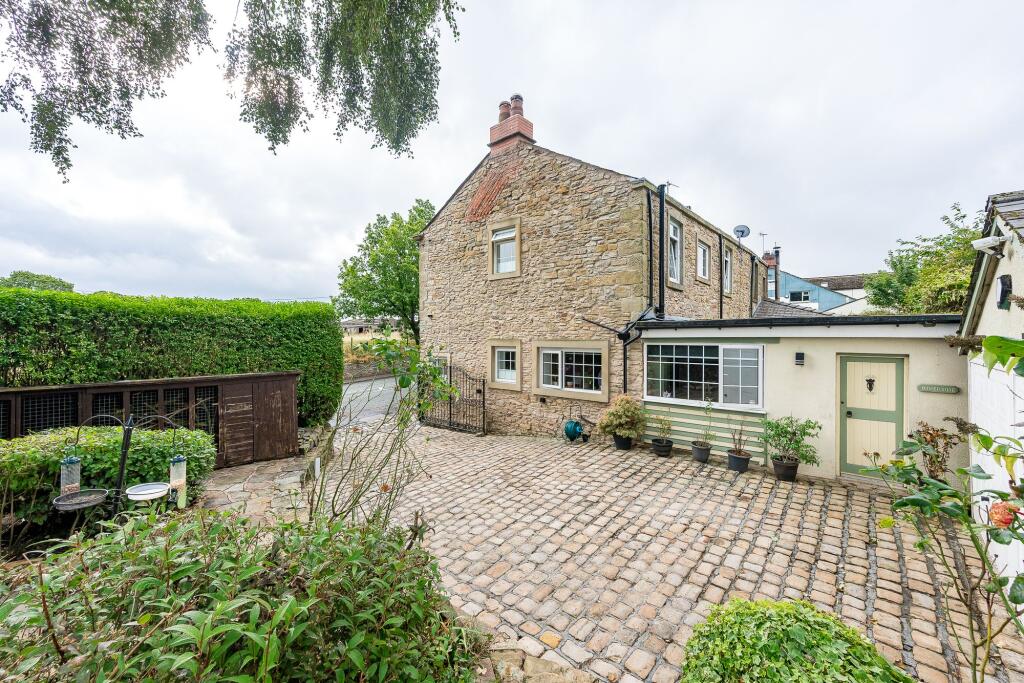 House in Hyndburn, Lancashire - View 5