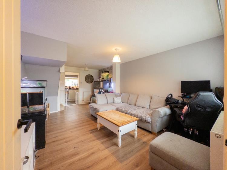 36 Meadow Close, Trimley St. Martin, Felixstowe photo 2