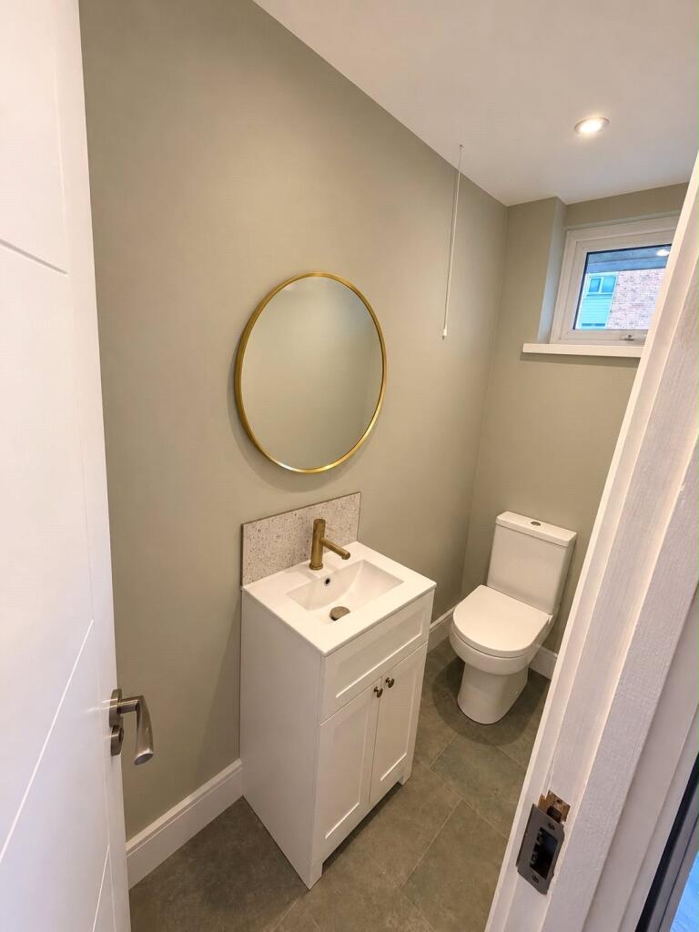 House in Dartford - More