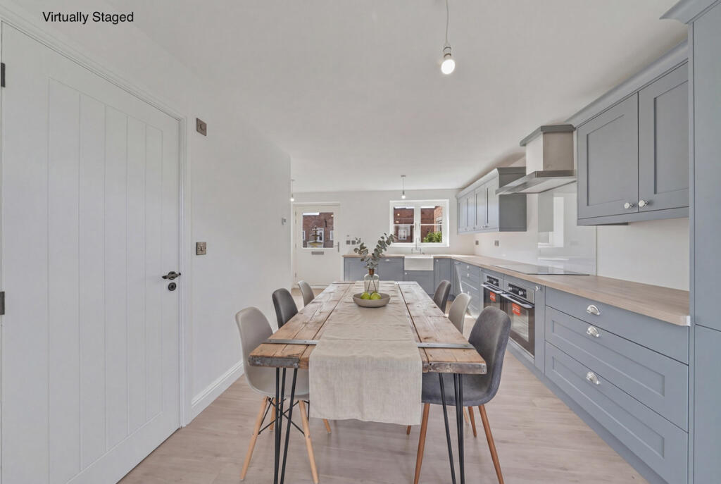 House in East Staffordshire, Hanbury - View 4