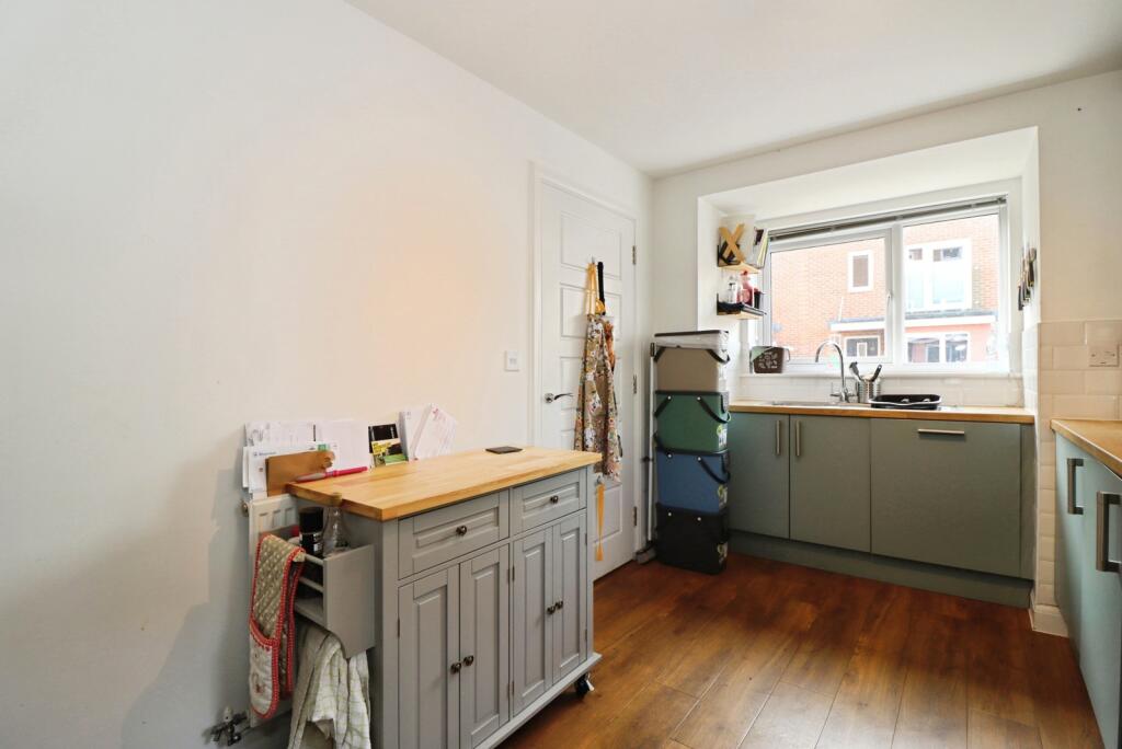 House in Bristol, St Matthias, Fishponds - More