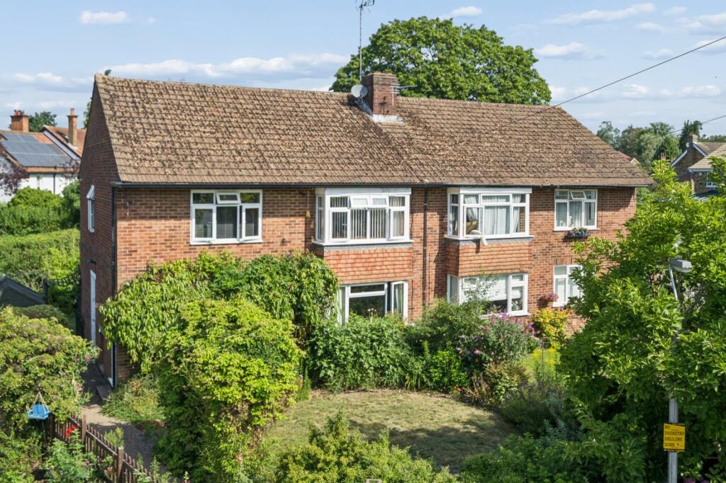 Main image of property: Peterhill Close, Chalfont St. Peter, Gerrards Cross, Buckinghamshire, SL9