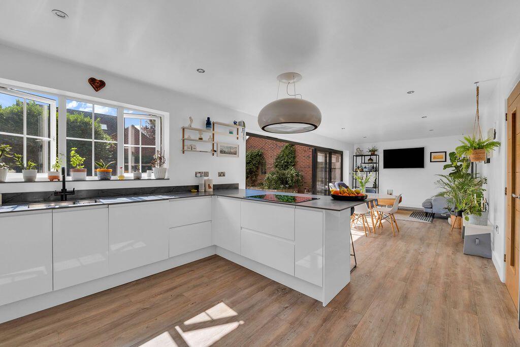 Rushbrook Road, Stratford-upon-Avon, CV37 7JW photo 3