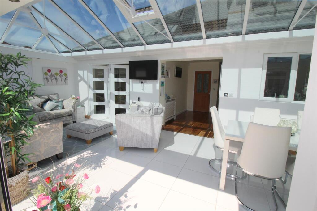 Edwinstowe Road, Lytham St. Annes photo 4