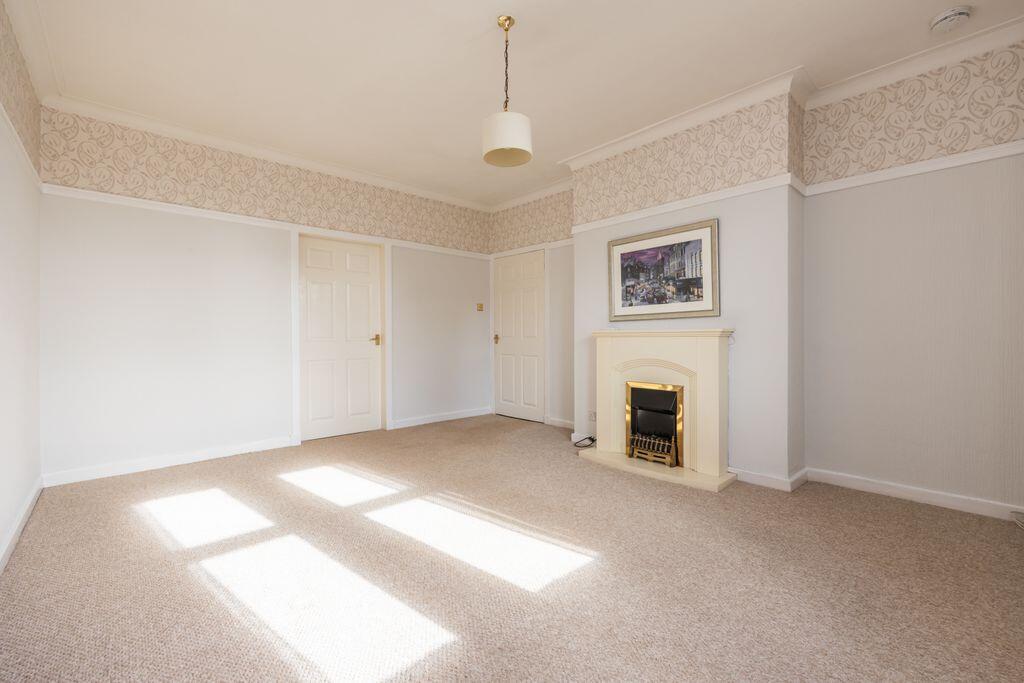 Apartment in Edinburgh, Midlothian - View 4
