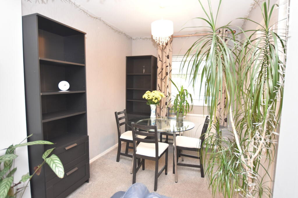 Commonfield Road, Wirral, CH49 photo 4