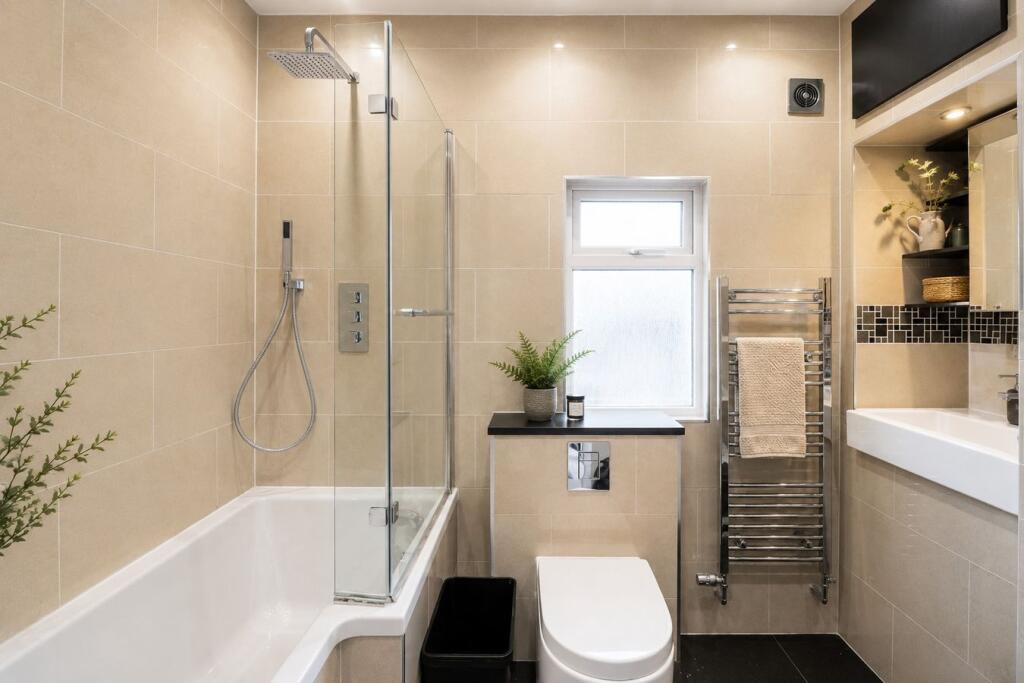 Apartment in London, Collier's Wood - More