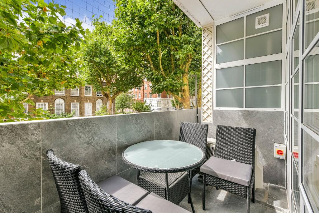 Apartment in London - View 5