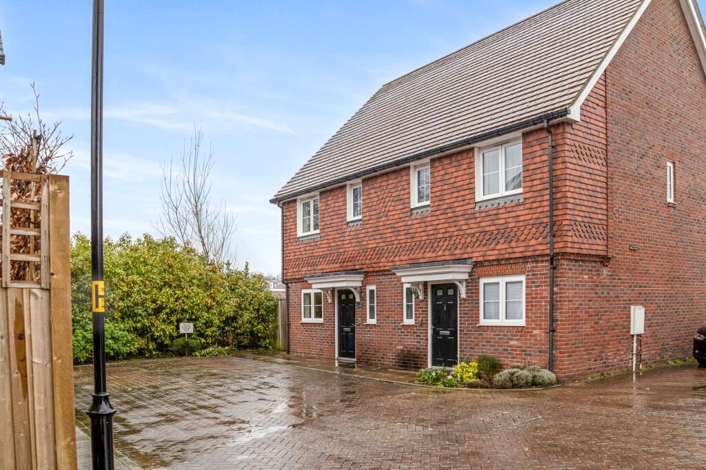Main image of property: Myrtle Close, Billingshurst, RH14