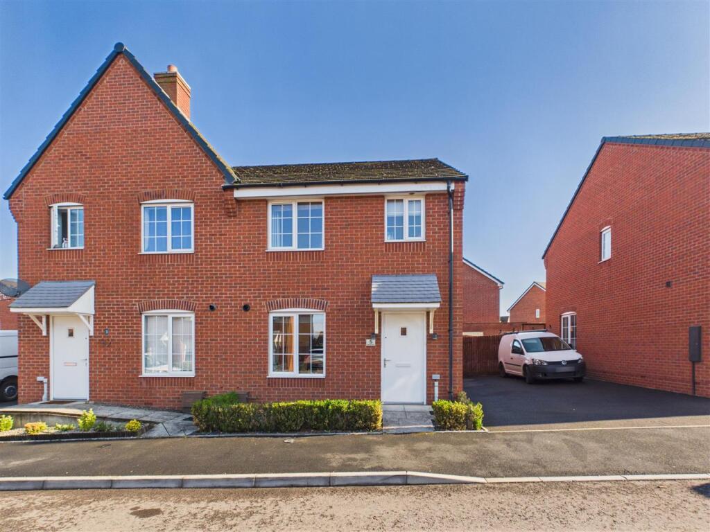 House in Wychavon, The Orchards, Evesham
