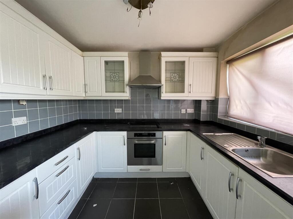 House in Ashfield, Sutton in Ashfield, Nottinghamshire - View 5