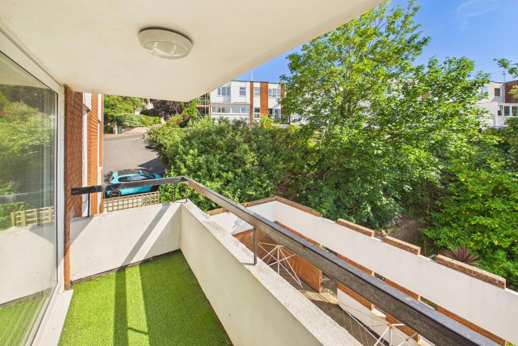 Apartment in Torquay, Wellswood - View 4