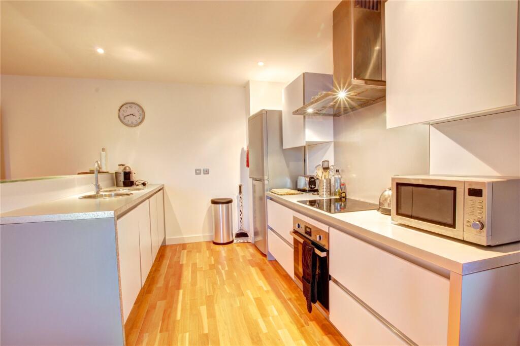 Apartment in Newcastle upon Tyne - View 3