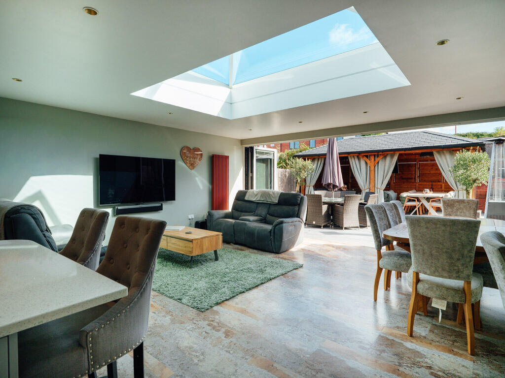 House in Worcester - View 5