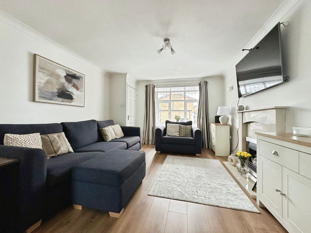 7, Lesscroft Close, Pendeford, Wolverhampton, WV9 5LJ photo 3