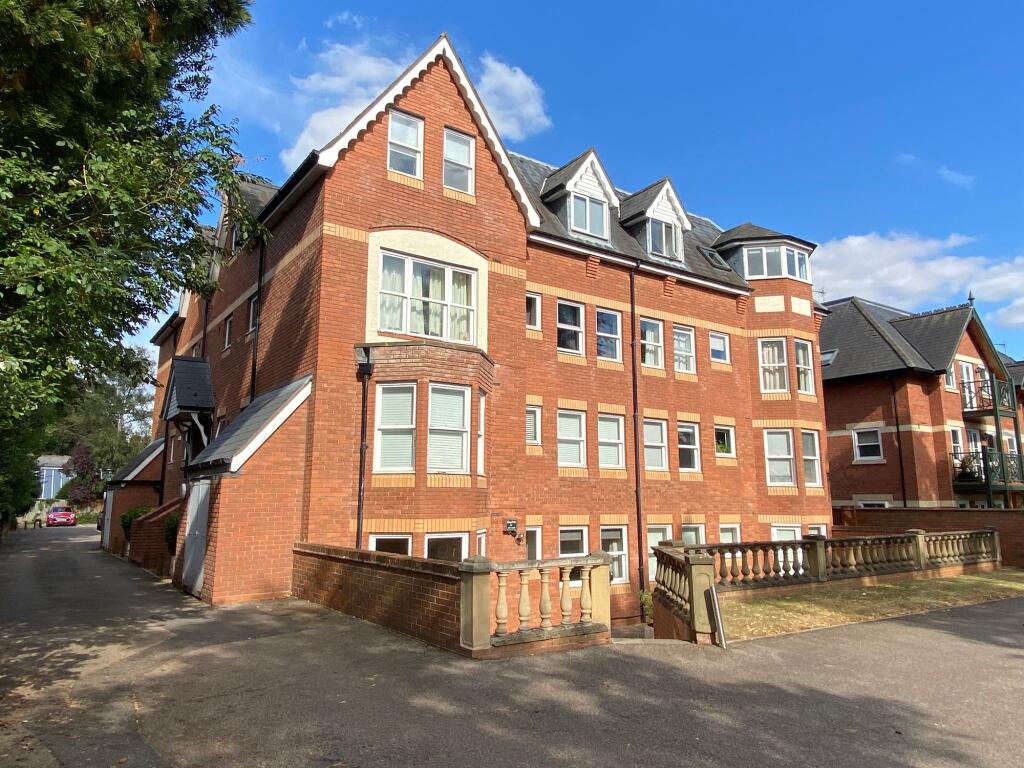 Main image of property: Guys Cliffe Avenue, Chestnut Court, CV32
