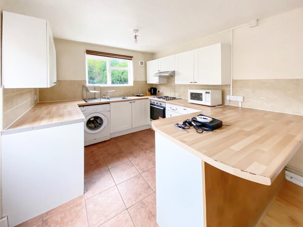 House in Oxford, Robin Hood, East Oxford - View 2