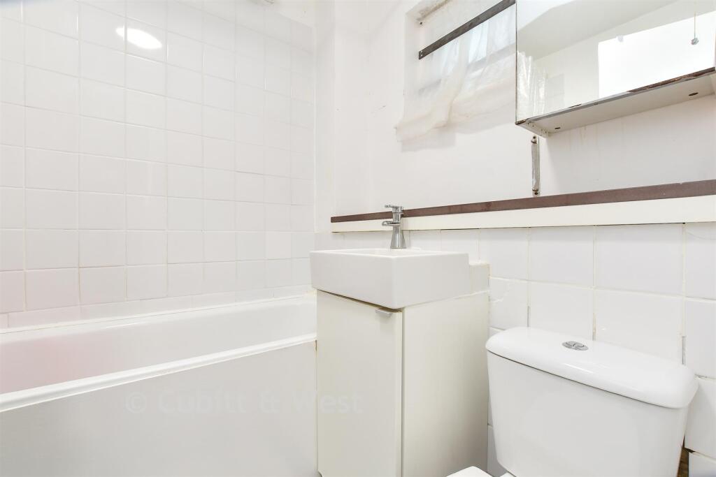 Apartment in London - View 5