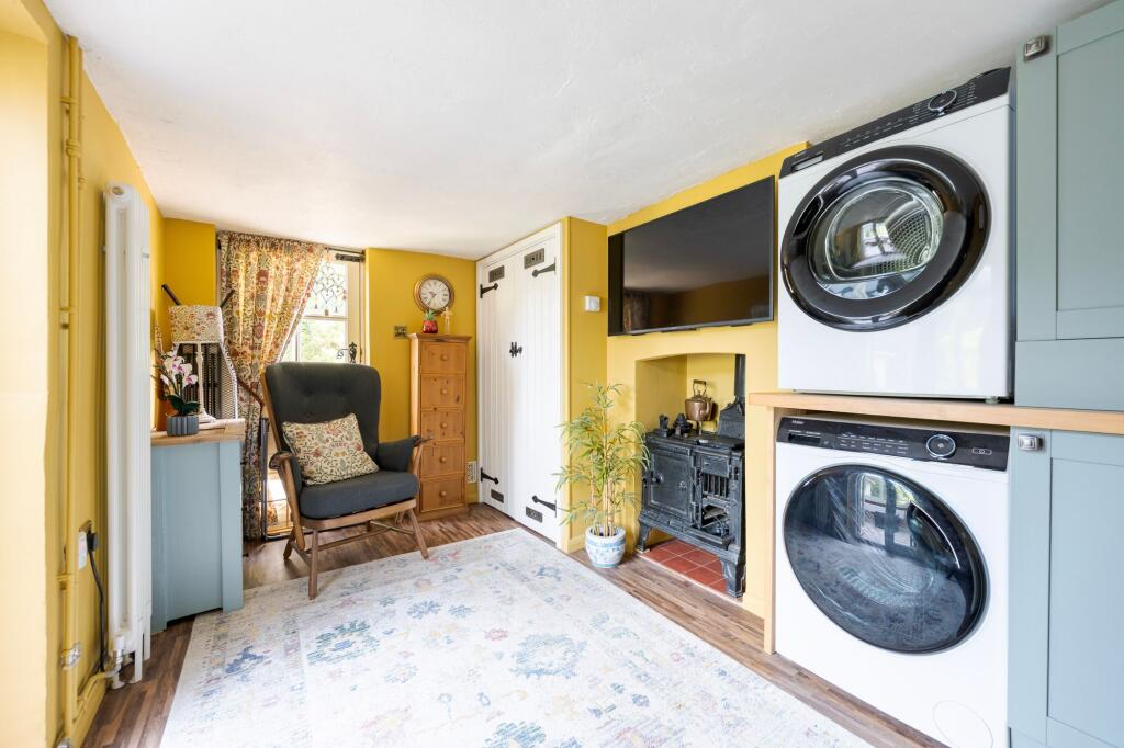 House in Eye, Brome and Oakley - More