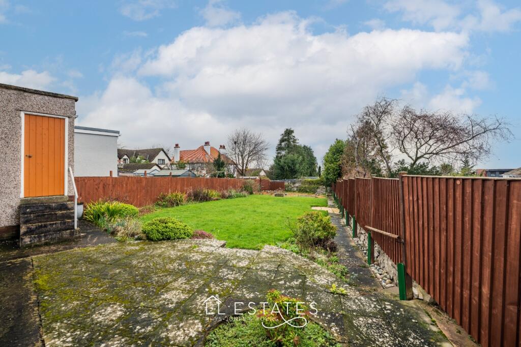 House in Denbighshire, Prestatyn - More
