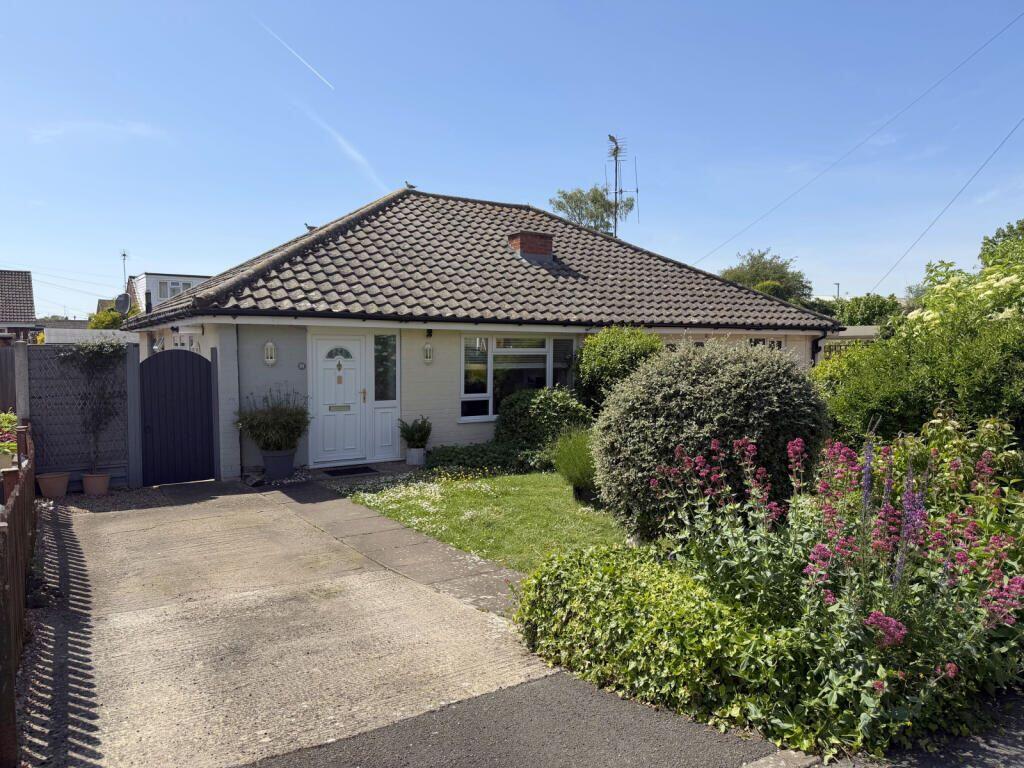Main image of property: 24 Newtown Lane, Tewkesbury, Gloucestershire, GL20 8BU