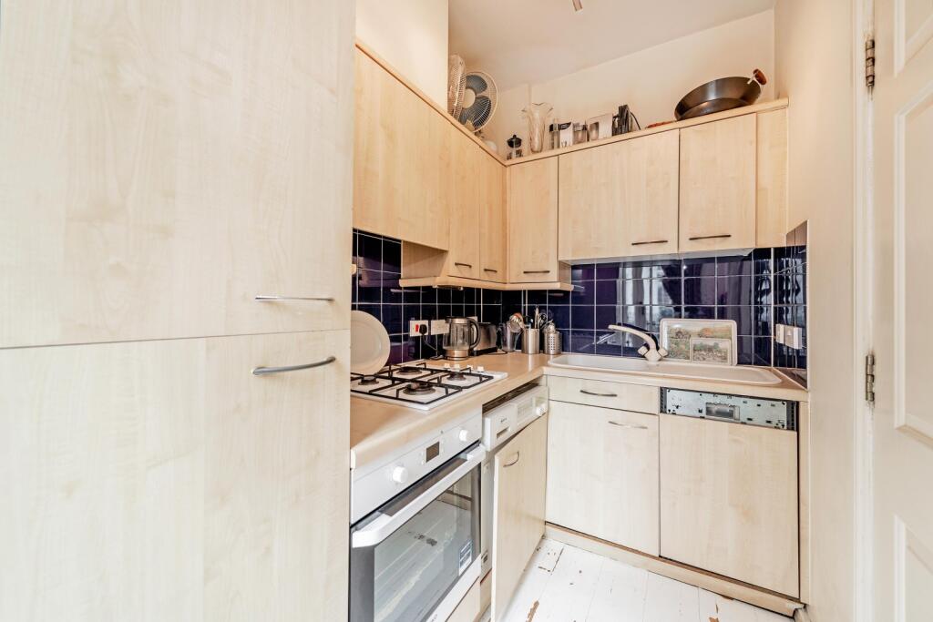 Apartment in London, Earl's Court - View 3