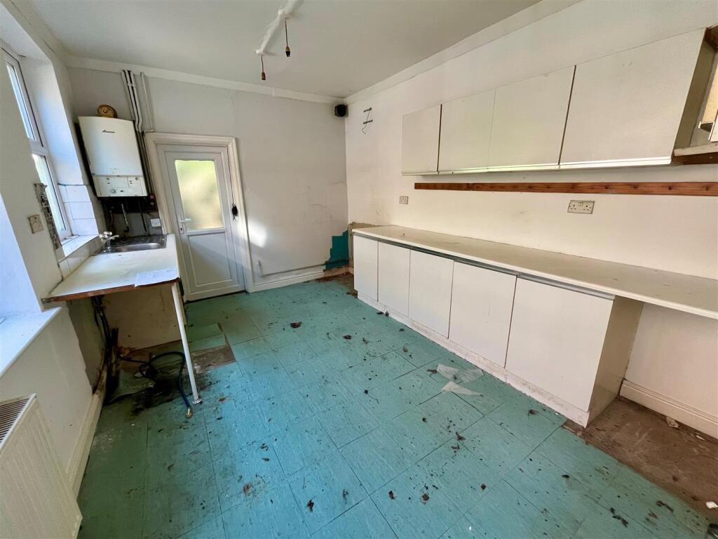 House in Hull, Kingston upon Hull - View 5