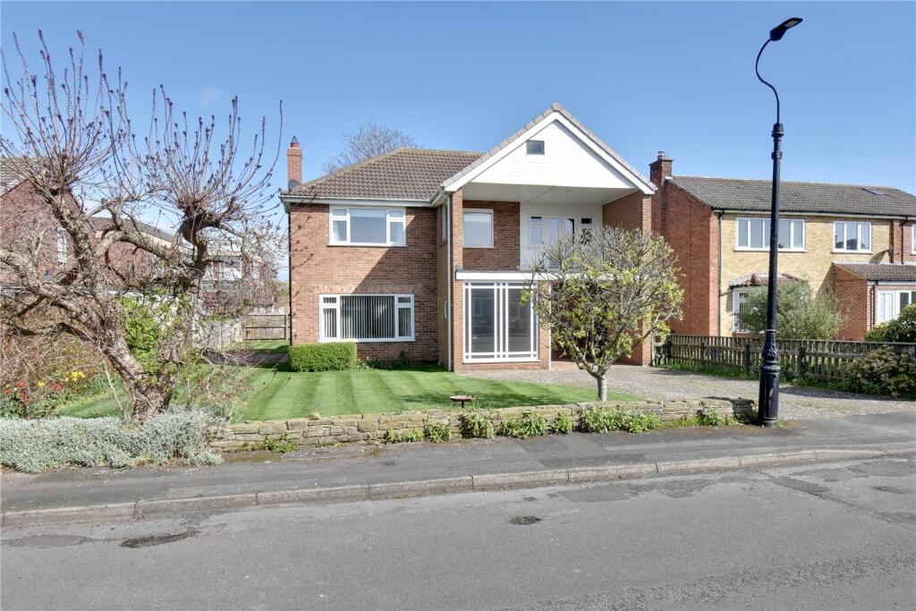 5-bed detached on Almond Grove, Northallerton, North Yorkshire, DL7, £500,000