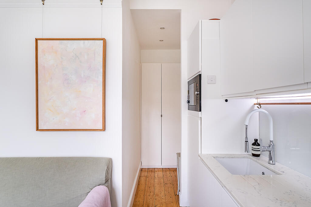 Apartment in Twickenham - More