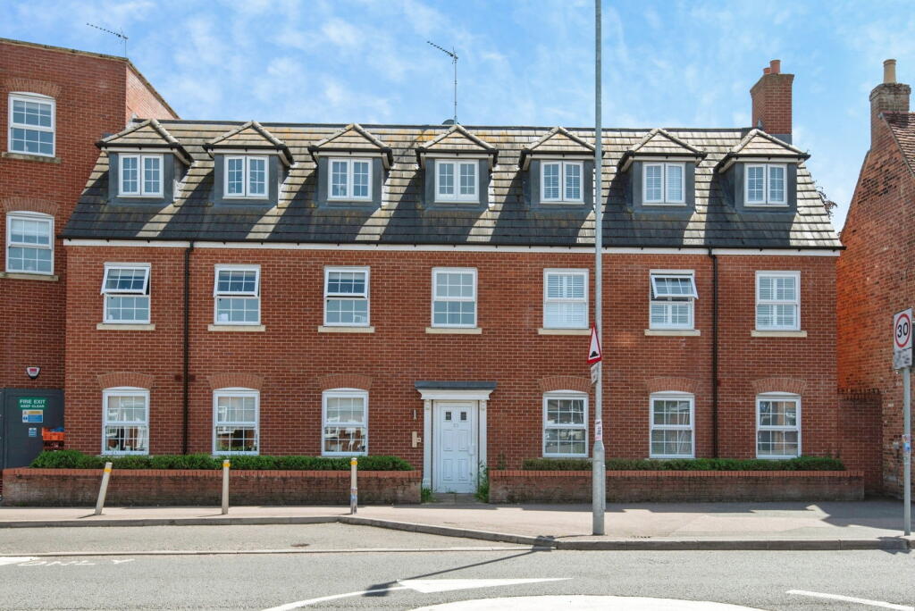 Main image of property: High Street, Shefford, SG17 5AX