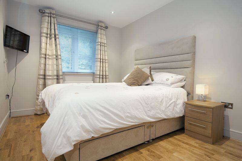 Apartment in Weybridge - More