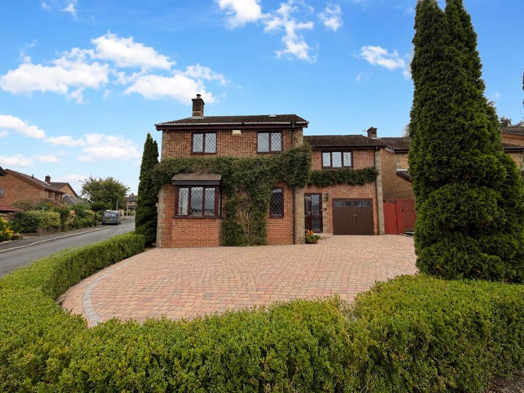 4-bed detached on Lark Rise, Brackla, Bridgend County Borough, CF31 2NU, £449,950