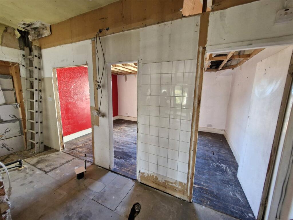 Apartment in Preston - View 5