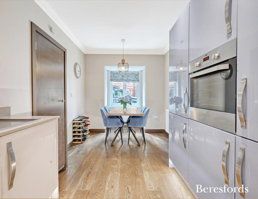 House in Brentwood, The Elms, Mountnessing - View 5