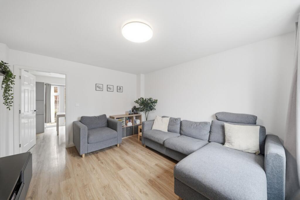 House in Rushcliffe, Sharphill - More