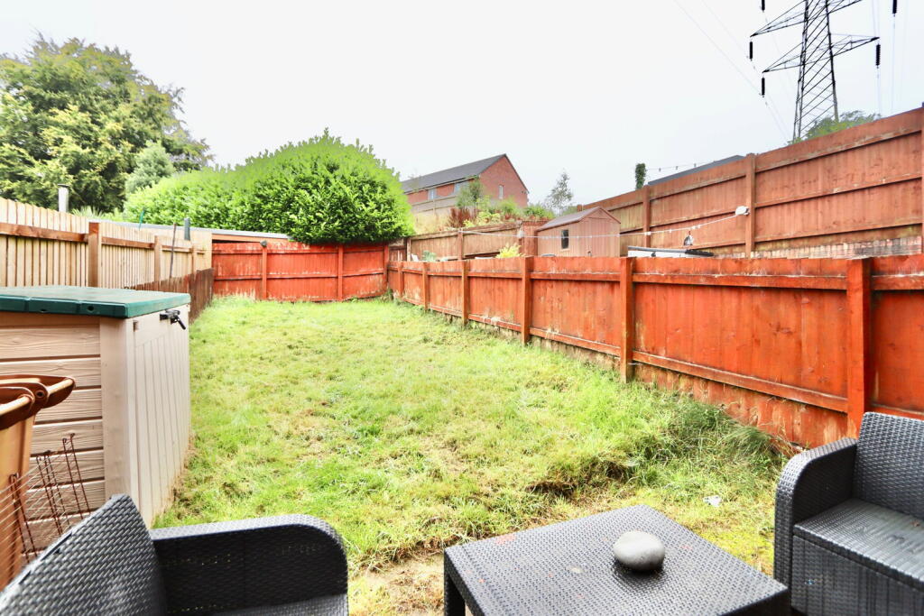 House in Crumlin, Croespen-maen - View 5