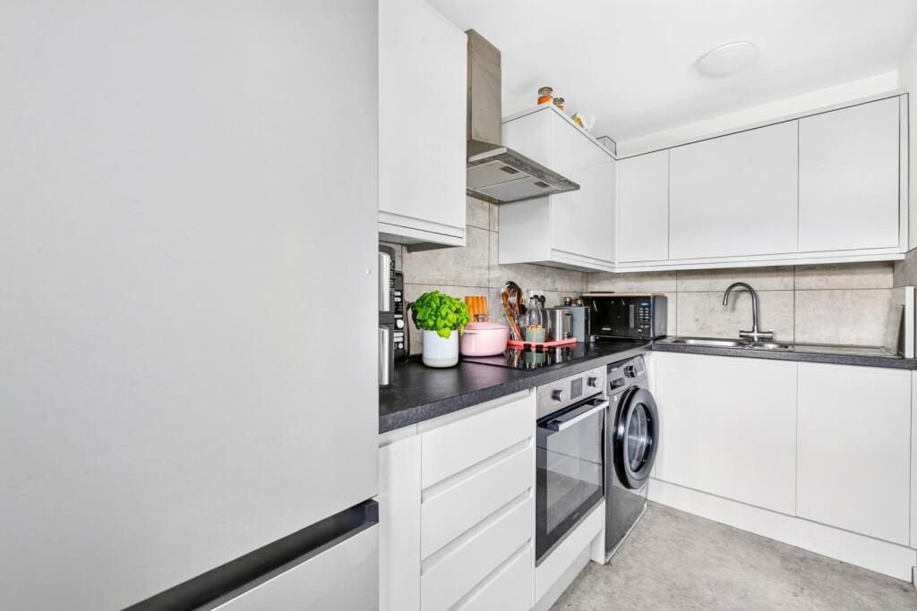 Apartment in London - View 5