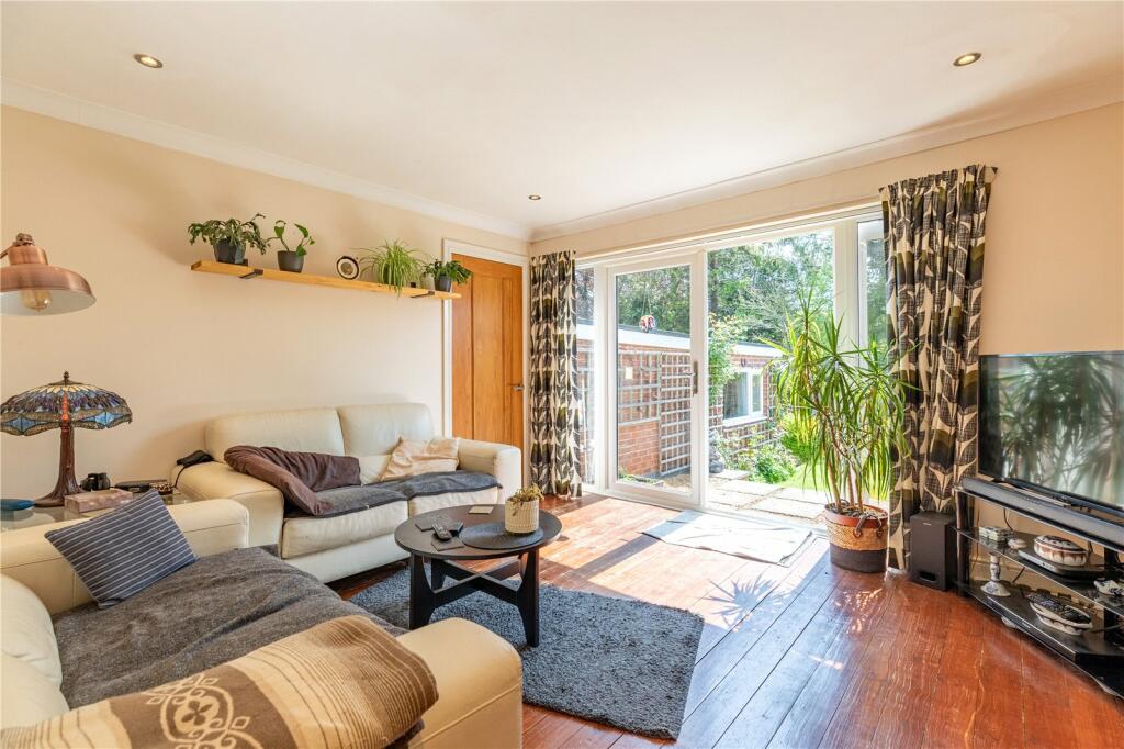 Stirling Road, Market Lavington, Devizes, Wiltshire, SN10 photo 2